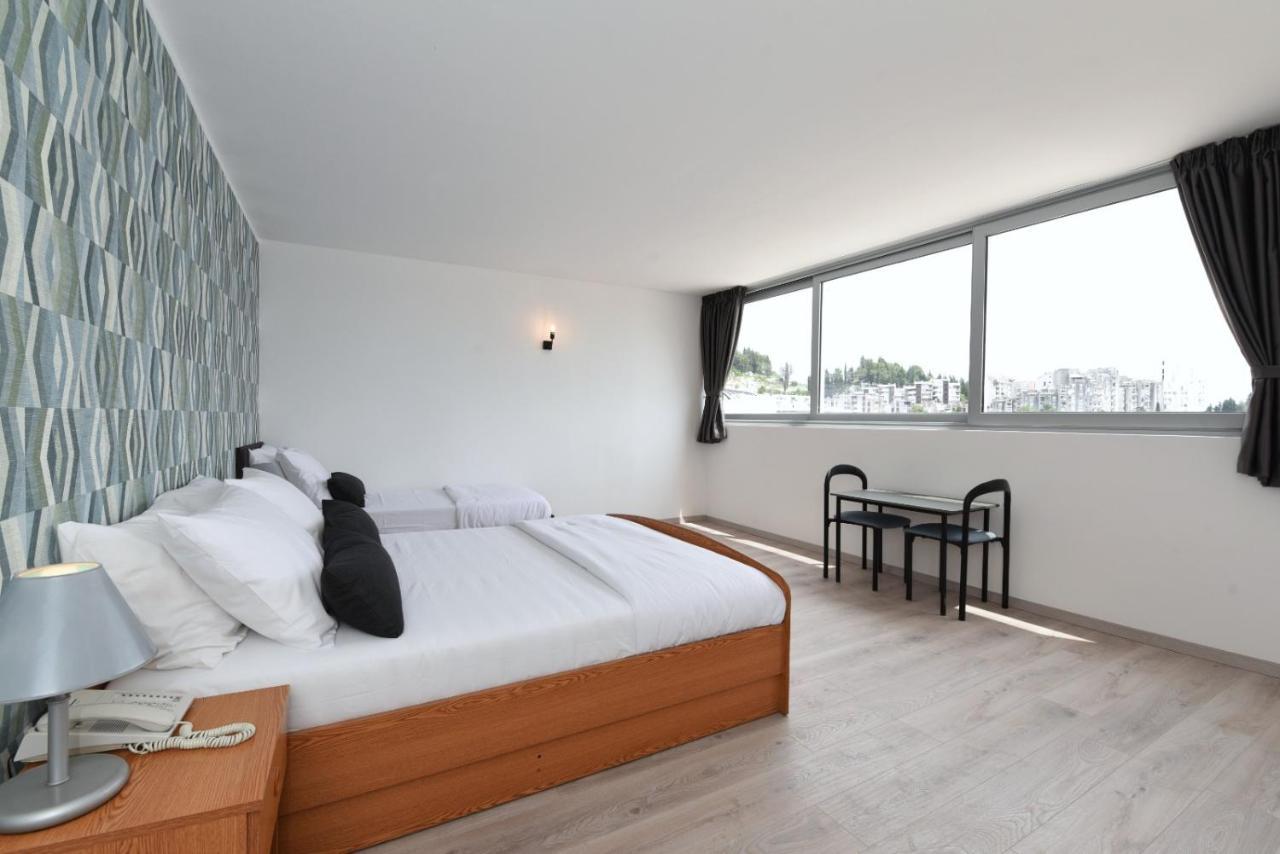 Hotel Tolero Ploce  Exteriör bild