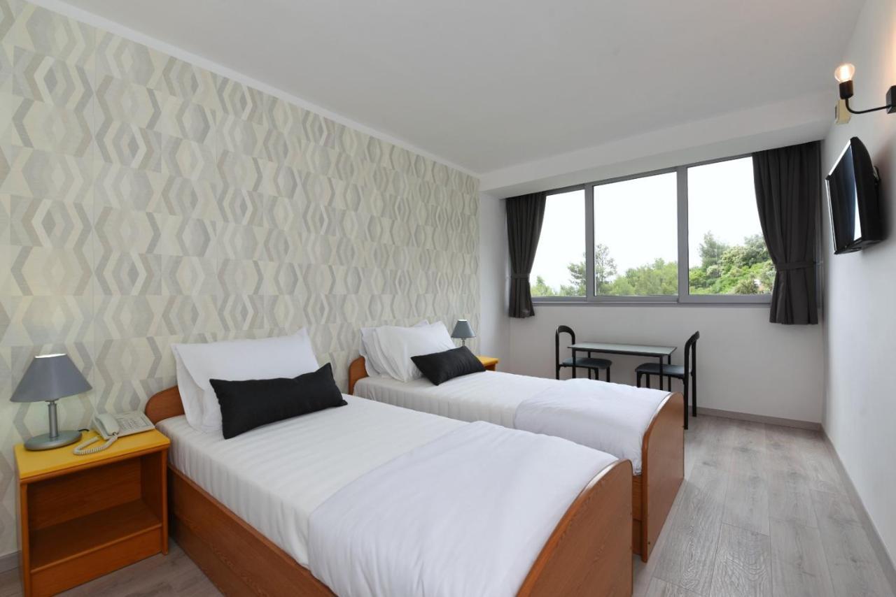 Hotel Tolero Ploce  Exteriör bild