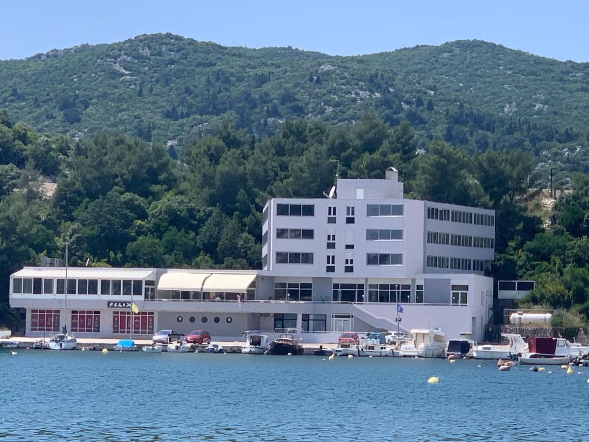 Hotel Tolero Ploce  Exteriör bild